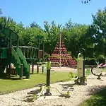 Campingplads Paradis Le Rocher De La Granelle Le Bugue