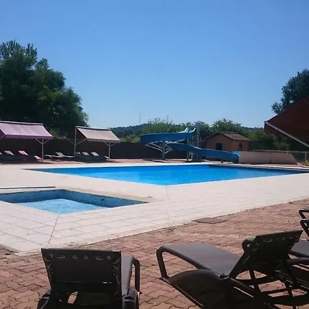 Paradis Le Rocher De La Granelle Kamp alanı *