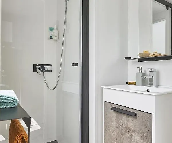 Paradis Le Rocher De La Granelle キャンプ場 *