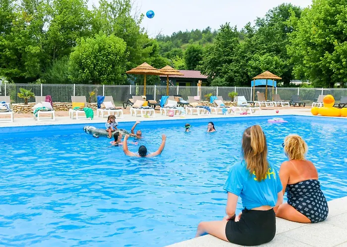 キャンプ場 Paradis Le Rocher De La Granelle ル・ビュグ