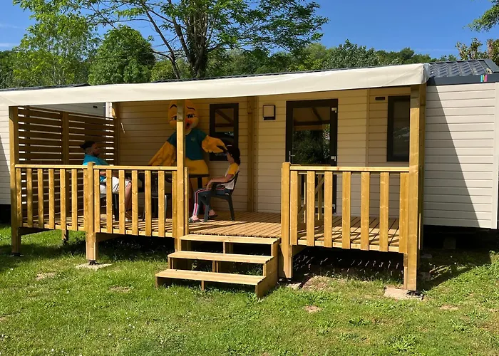 Paradis Le Rocher De La Granelle キャンプ場 *