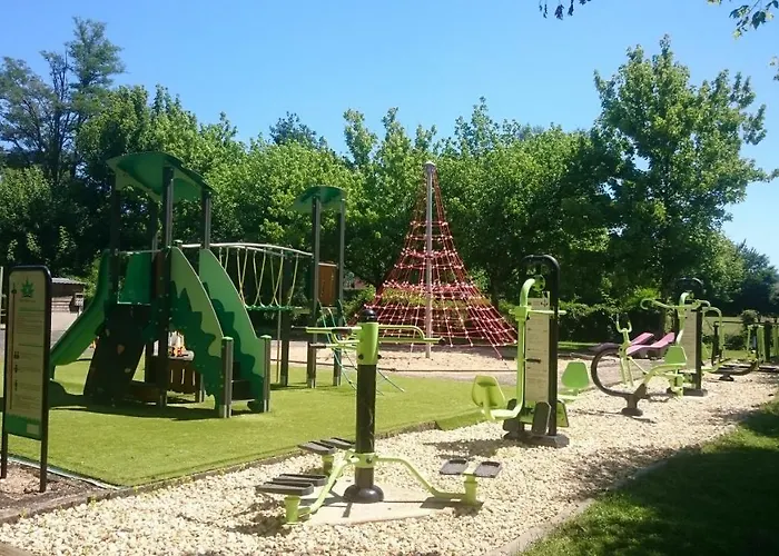 キャンプ場 Paradis Le Rocher De La Granelle ル・ビュグ