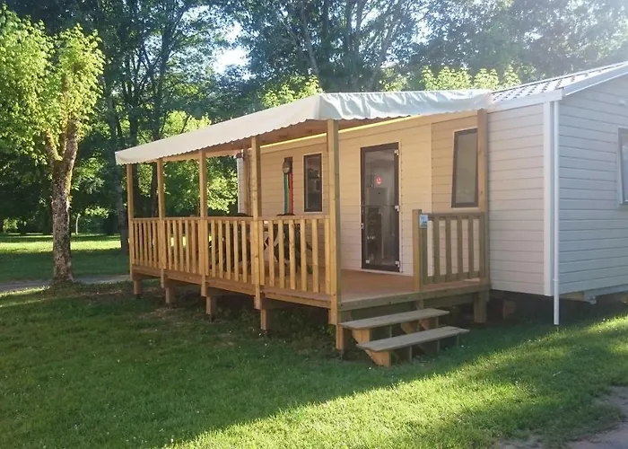 キャンプ場 Paradis Le Rocher De La Granelle ル・ビュグ