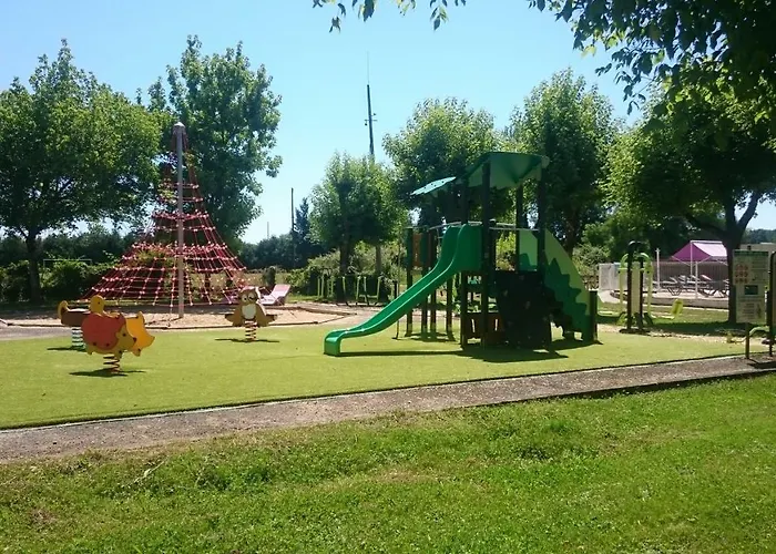 キャンプ場 Paradis Le Rocher De La Granelle